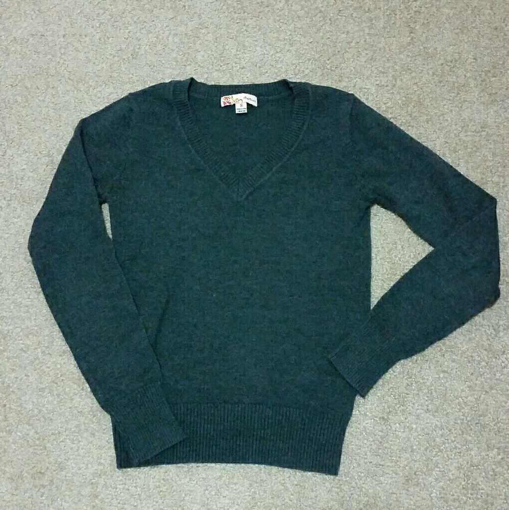 Gray V-neck Sweater. Size S